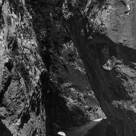 Scorcio della montagna attorno ad Equi Terme 1919
